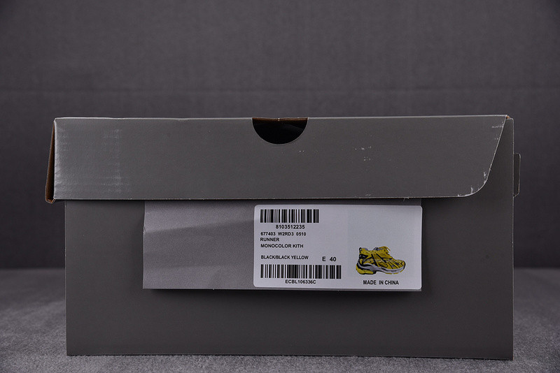 Ba*len*cia*ga runner 677403 w2rd3 0510