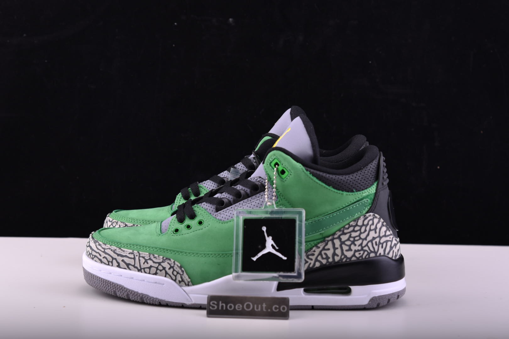 Air Jordan 3 Retro Tinker Oregon Ducks PE shoes
