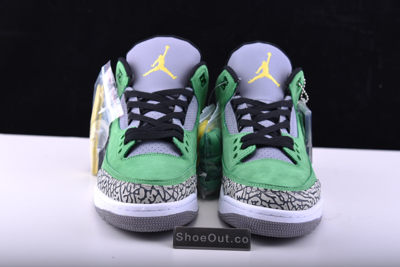 Air Jordan 3 Retro Tinker Oregon Ducks PE shoes