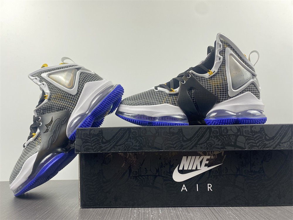 Nike LeBron 19 “Hardwood Classic” CZ0203-002