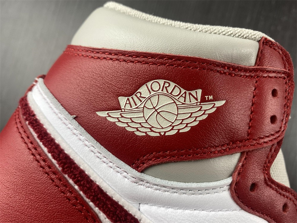 Air Jordan 1 High OG WMNS “Newstalgia” DJ4891-061