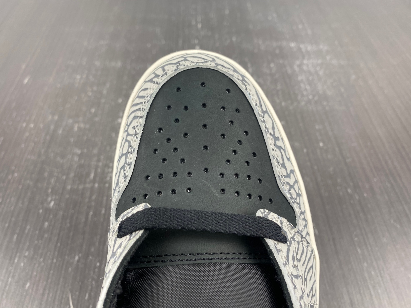 Air Jordan 1 Low OG “Black Cement”  CZ0790-001
