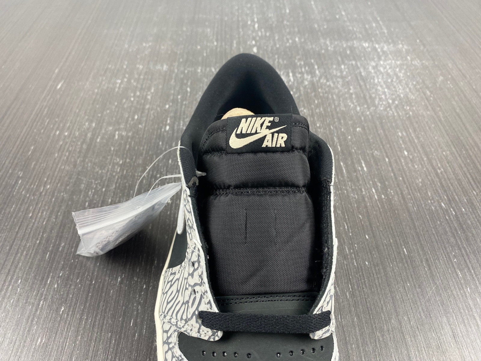 Air Jordan 1 Low OG “Black Cement”  CZ0790-001