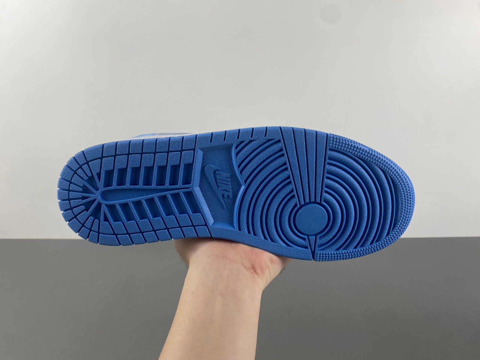 Air Jordan 1 Low “Legend Blue” FZ2138-114