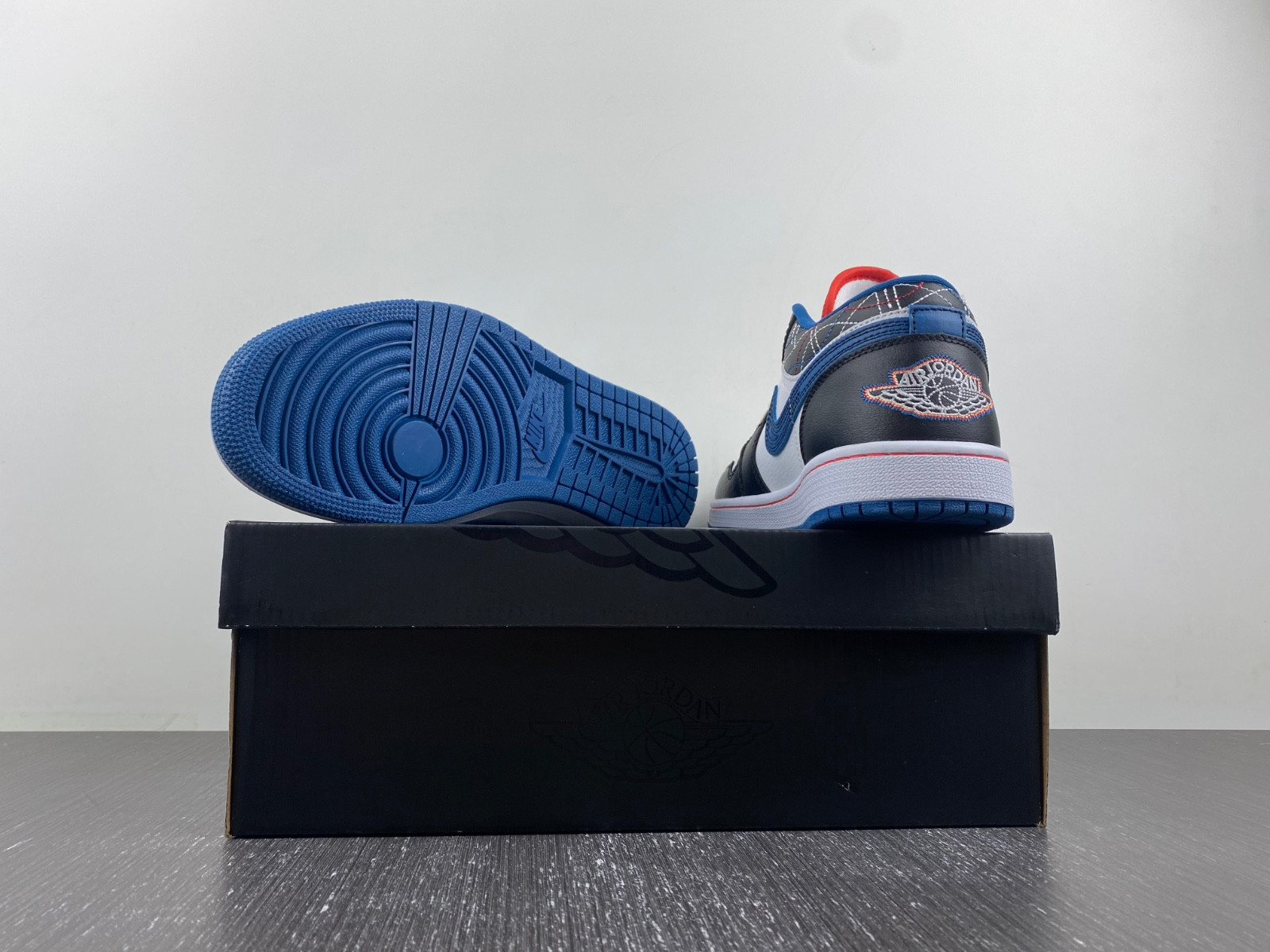 Air Jordan 1 Low SE FV3622-141