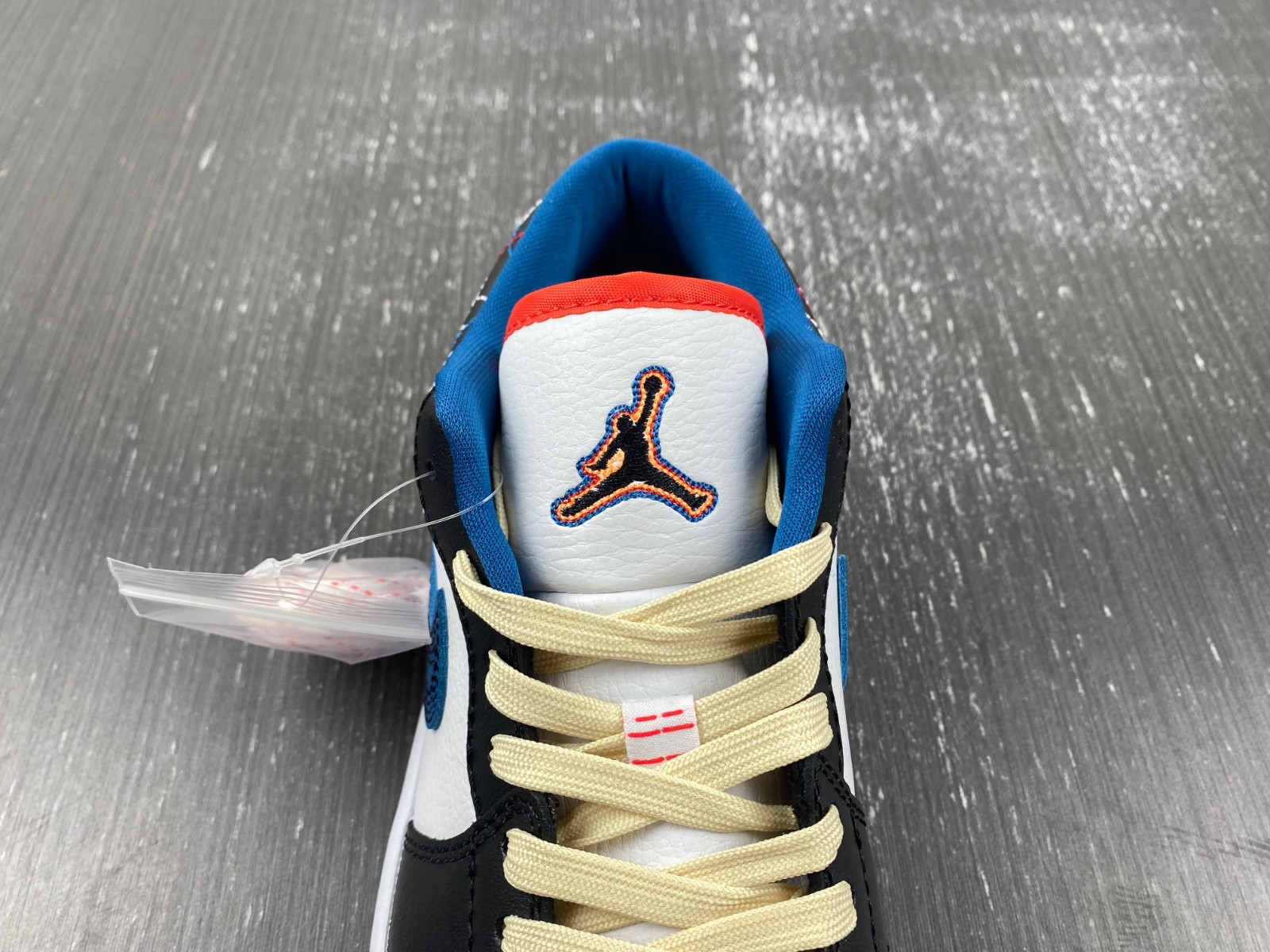 Air Jordan 1 Low SE FV3622-141