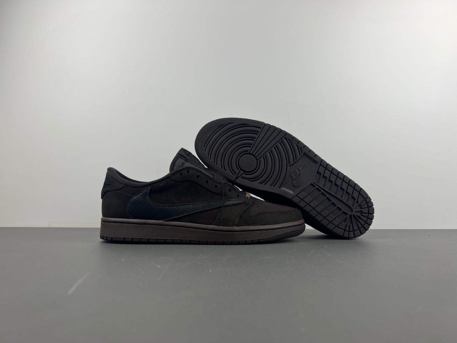 Travis Scott x Air Jordan 1 Low DM7866-202