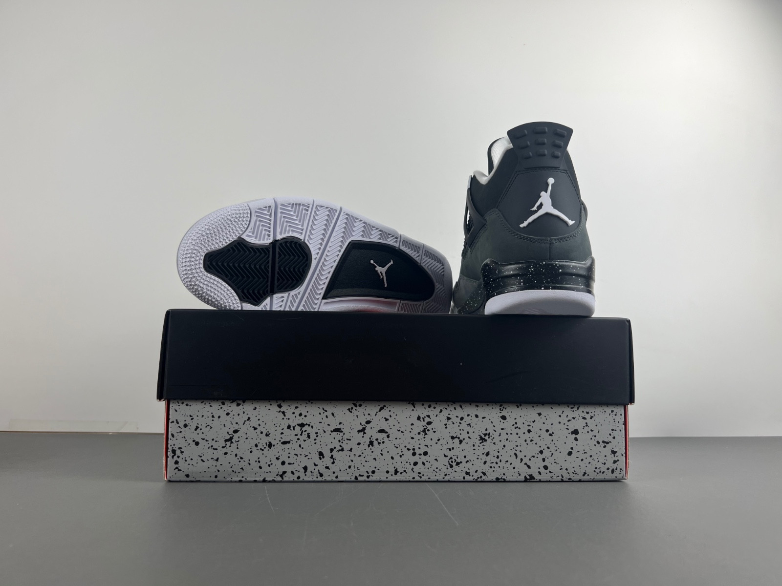 Jordan 4 Retro Fear Pack  626969-030