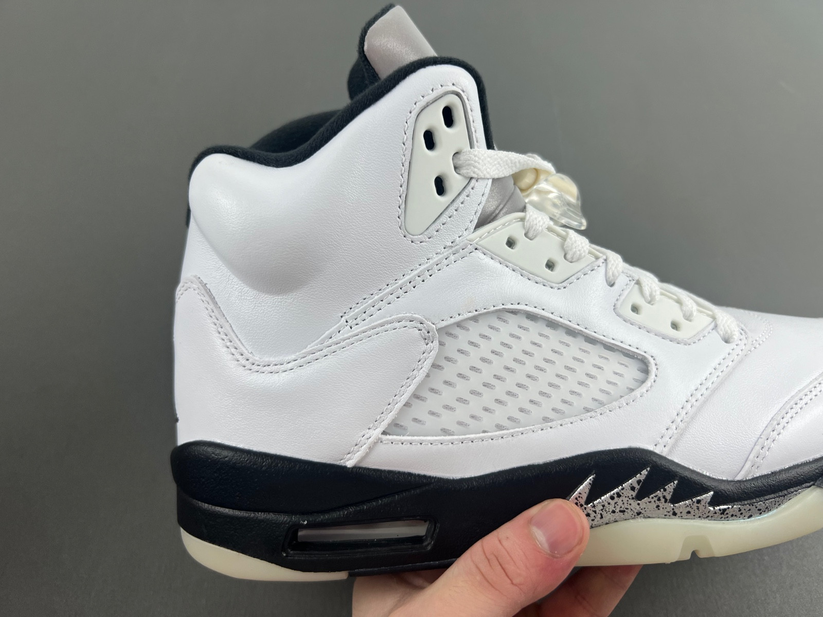 AIR JORDAN 5 RETRO DO0587-110