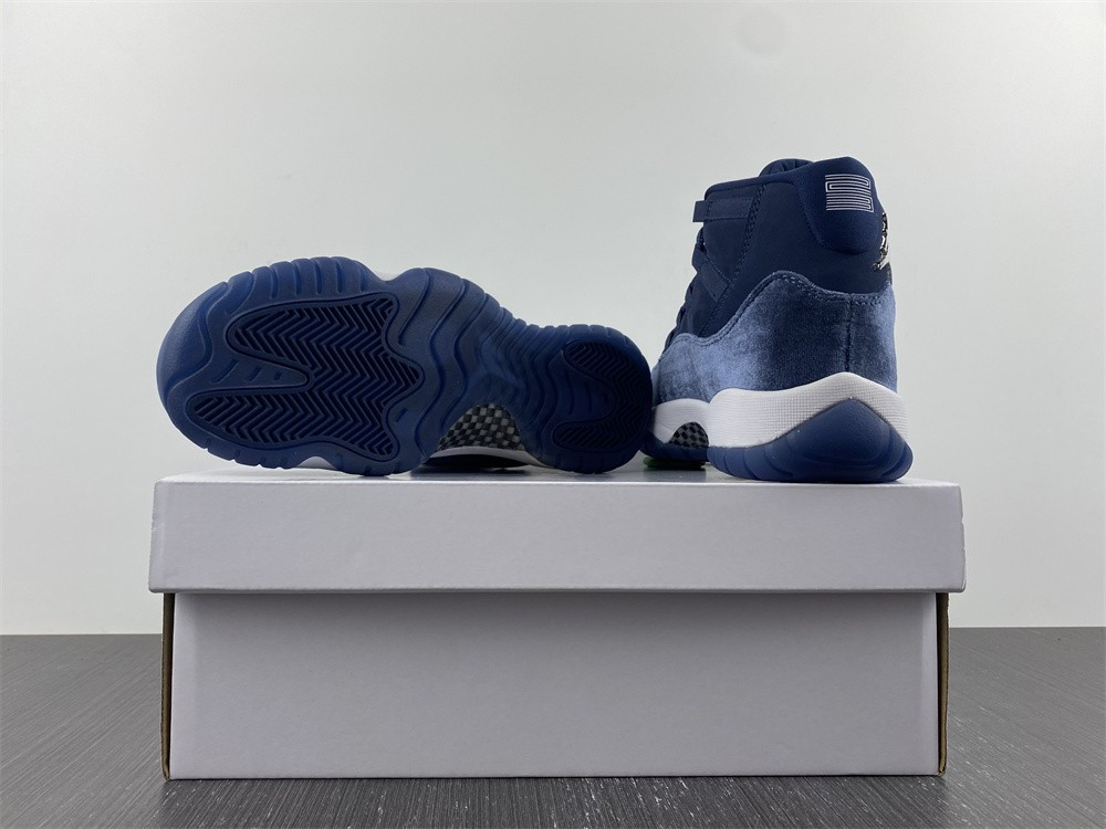Air Jordan 11 Velvet WMNS “Midnight Navy” AR0715-441