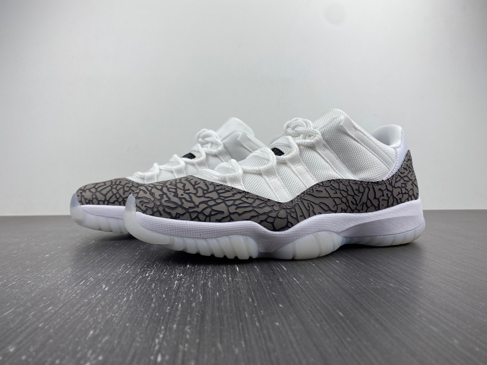 Air Jordan 11 Low “Elephant” AV2187-140