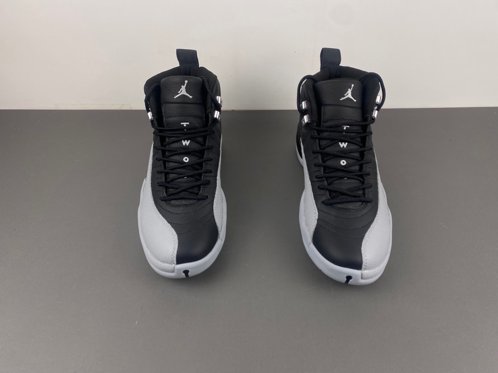 Air Jordan 12 BLACK/WOLF GREY CT8013-010