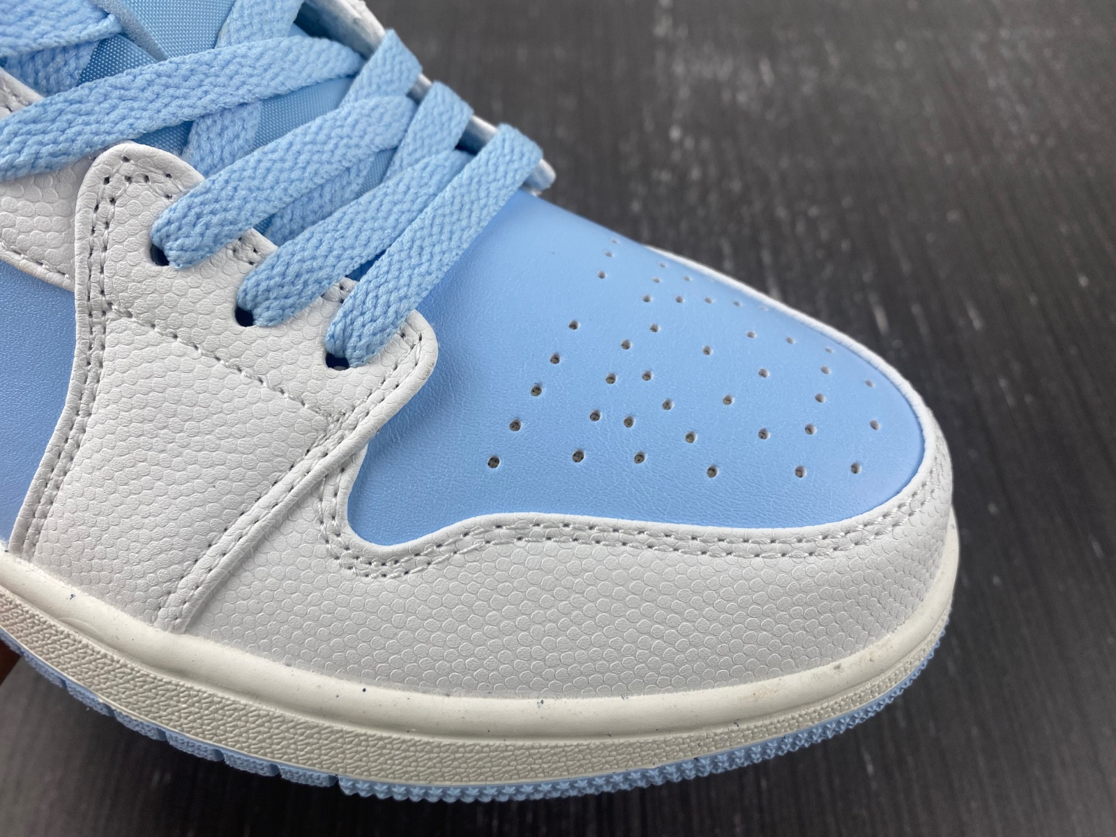 Jordan 1 Low SE Reverse Ice Blue (W) DV1299-104