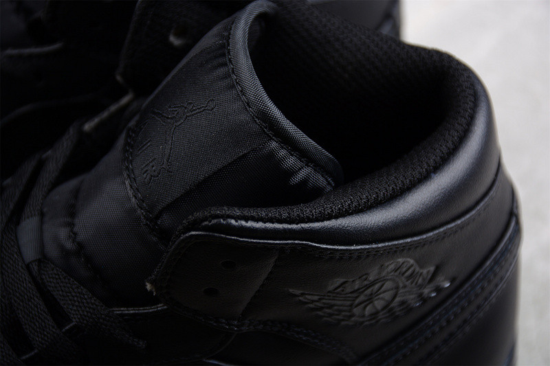Jordan 1 Mid Triple Black (2022) 554724-093