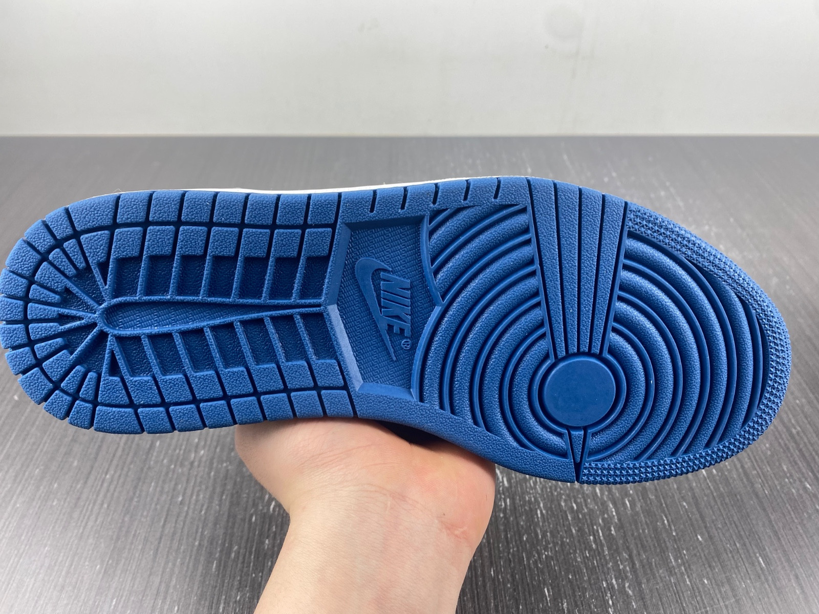 Jordan 1 Mid True Blue  DQ8426-014