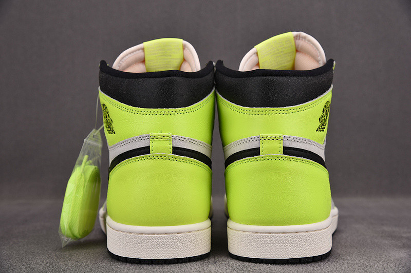 Air Jordan 1 High OG“Volt” 555088-702-01