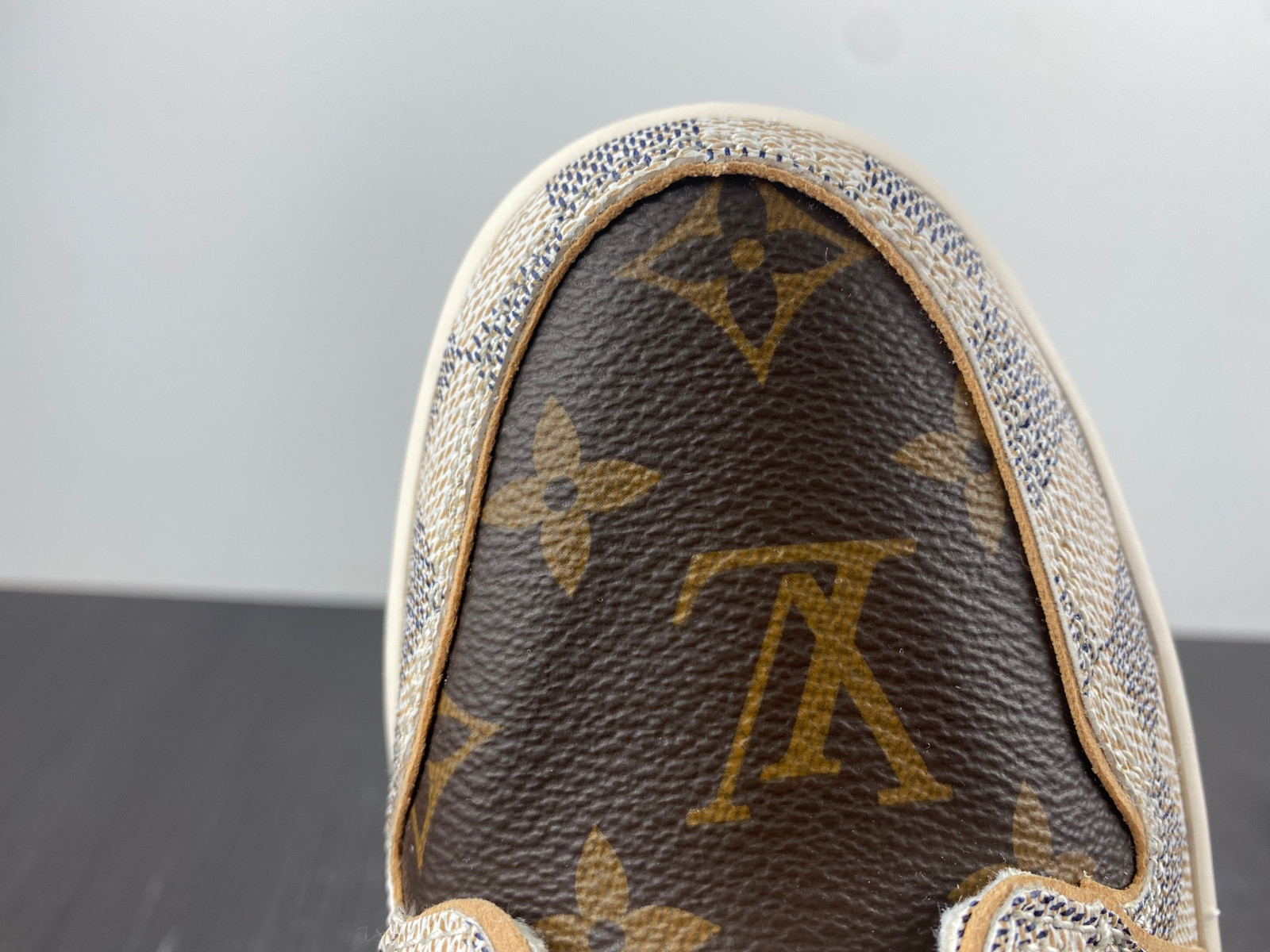 Air Jordan 1 Low L*V