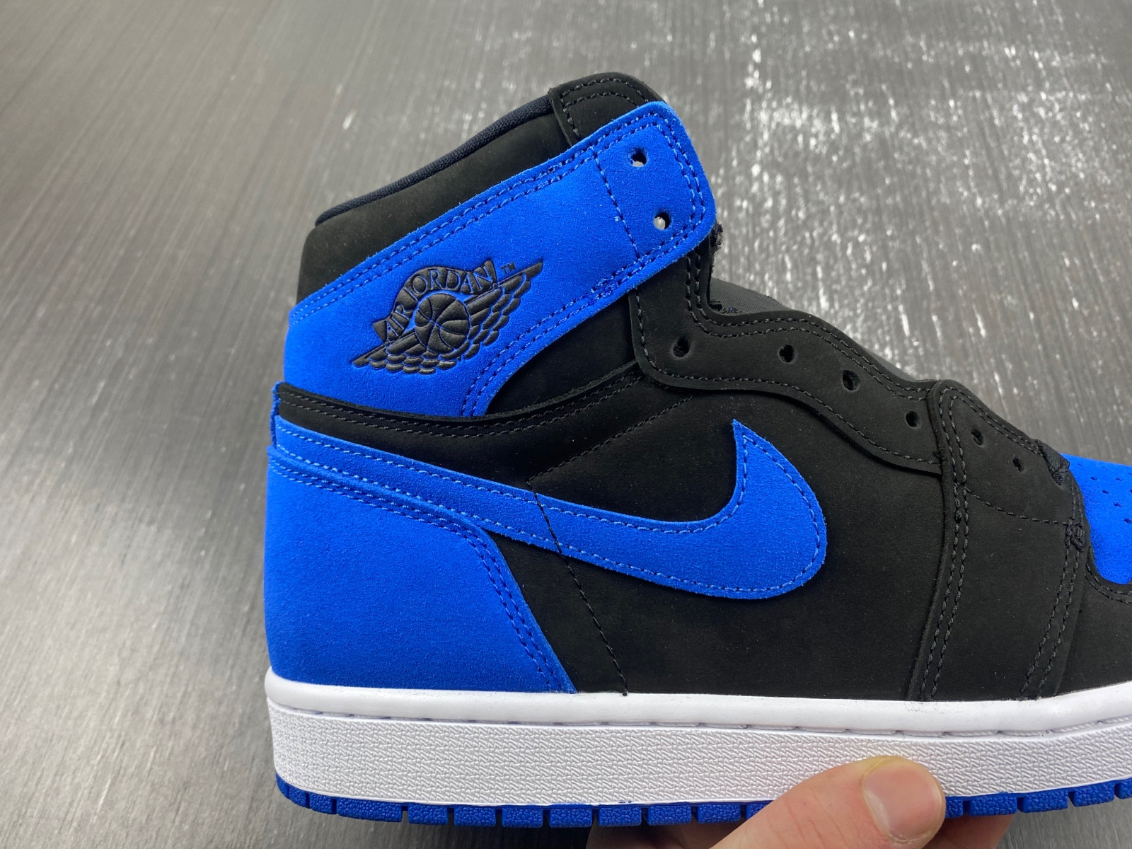 Air Jordan 1 High OG “Royal Suede” DZ5485-042