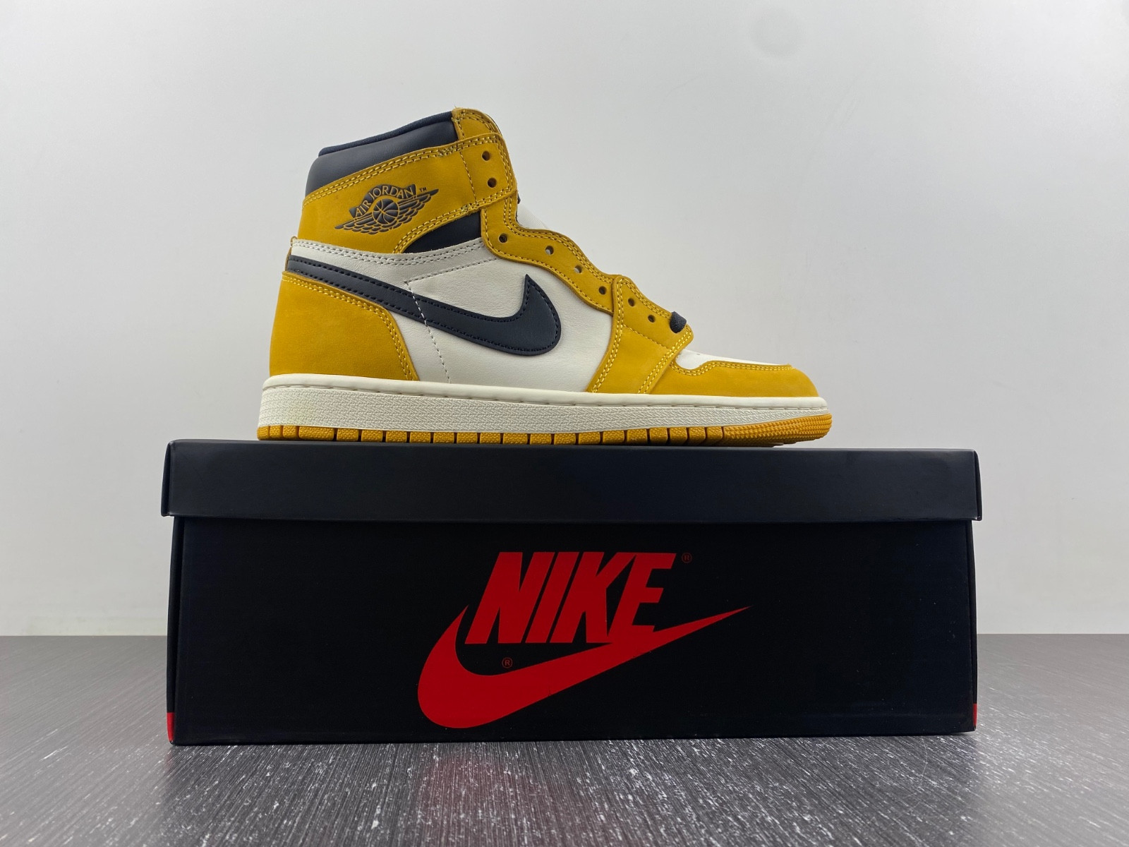 Air Jordan 1 High OG “Yellow Ochre” DZ5485-701