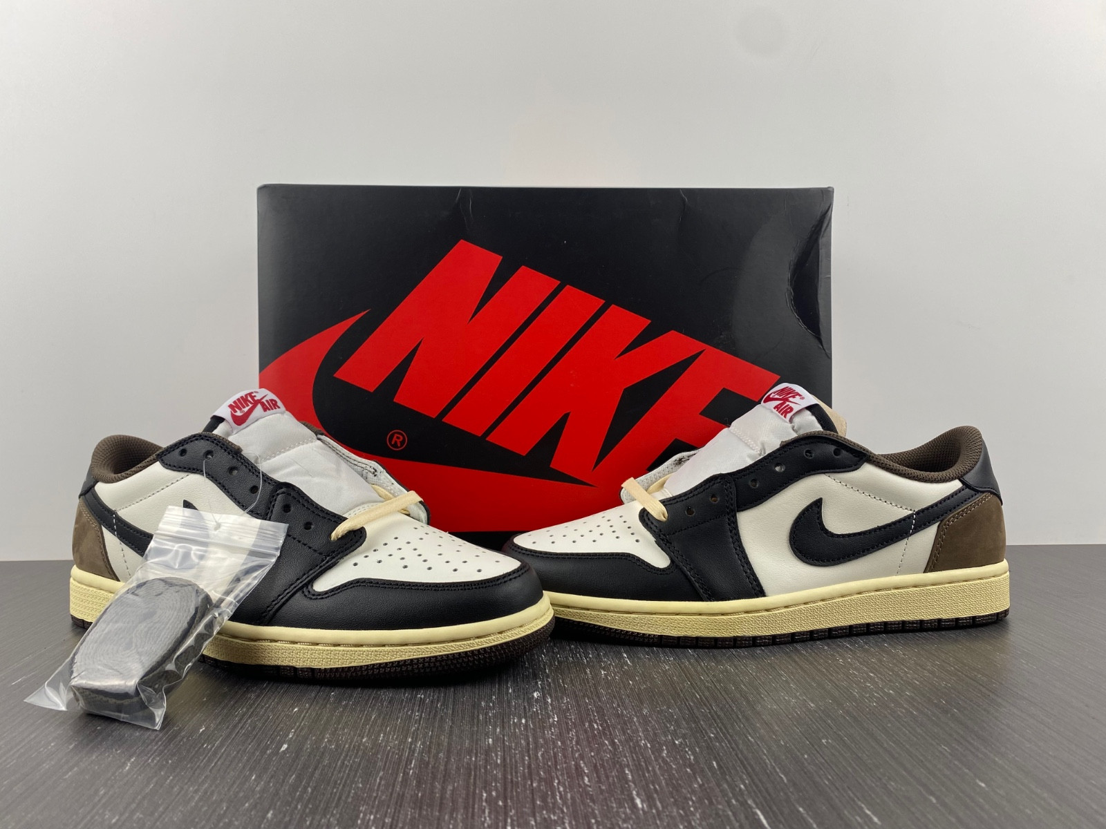 Air Jordan 1 Low CQ4277-105