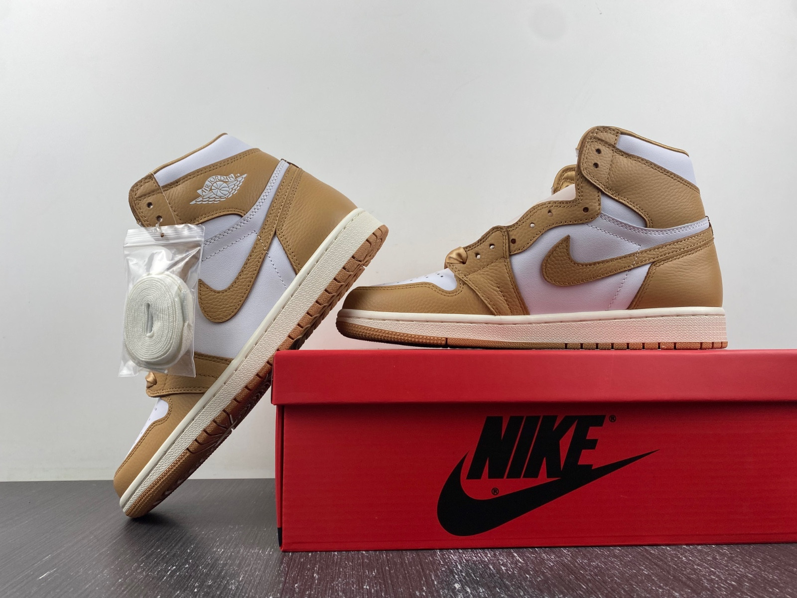 Air Jordan 1 High OG WMNS “Praline” FN6622-201