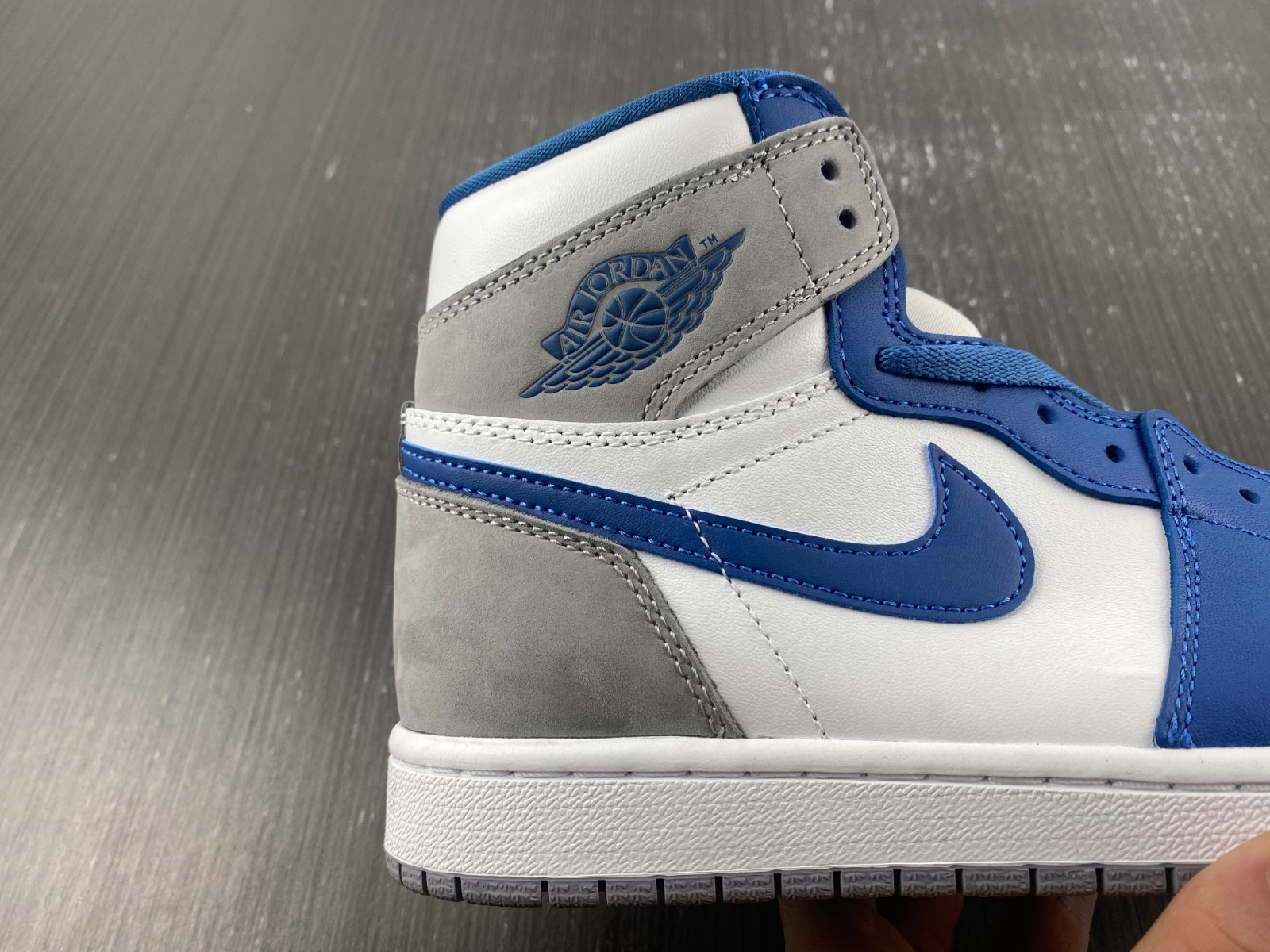 Air Jordan 1 High OG “True Blue” DZ5485-410