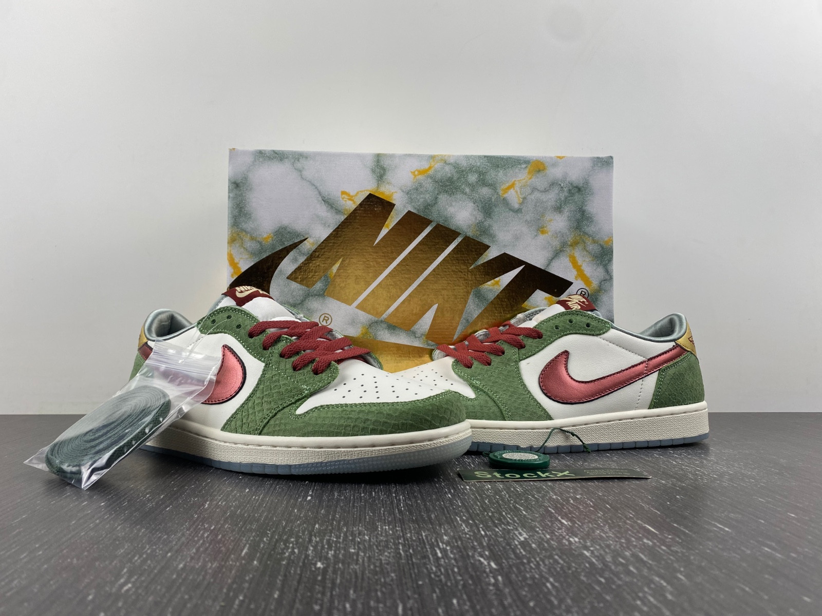 Air Jordan 1 Low OG “Year of the Dragon” FN3727-100