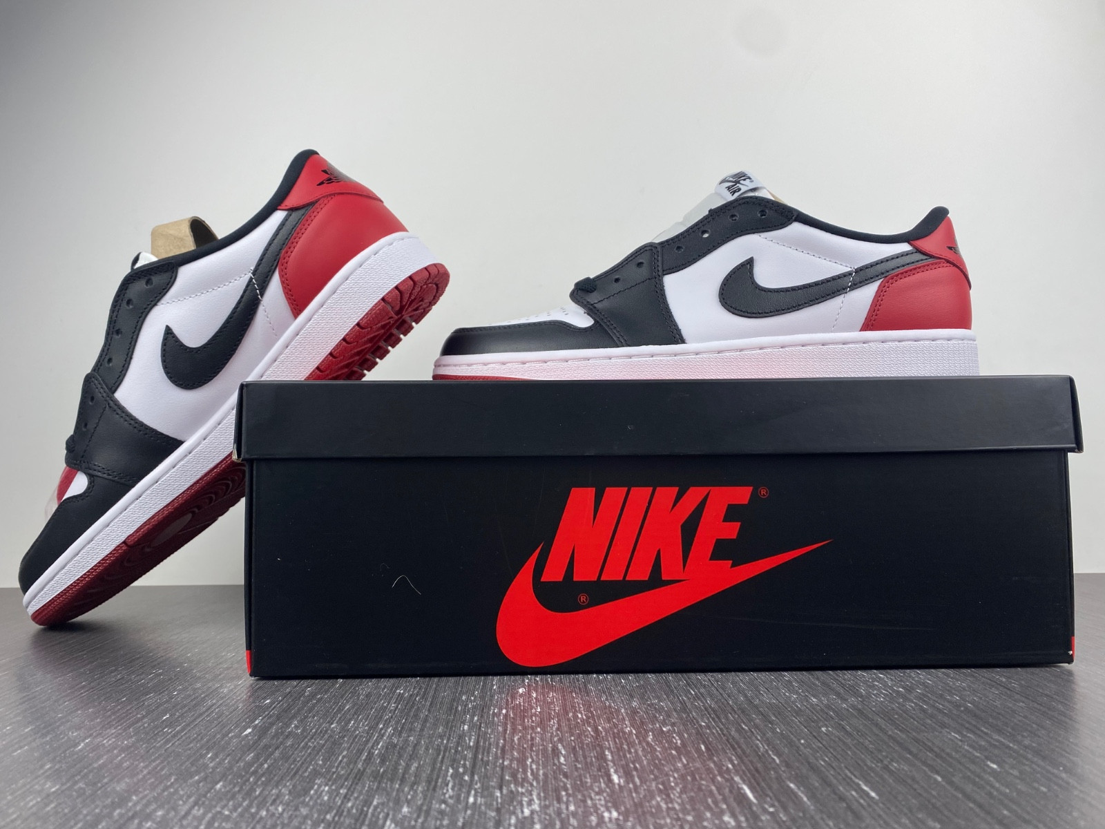 Jordan 1 Low 555088-1251