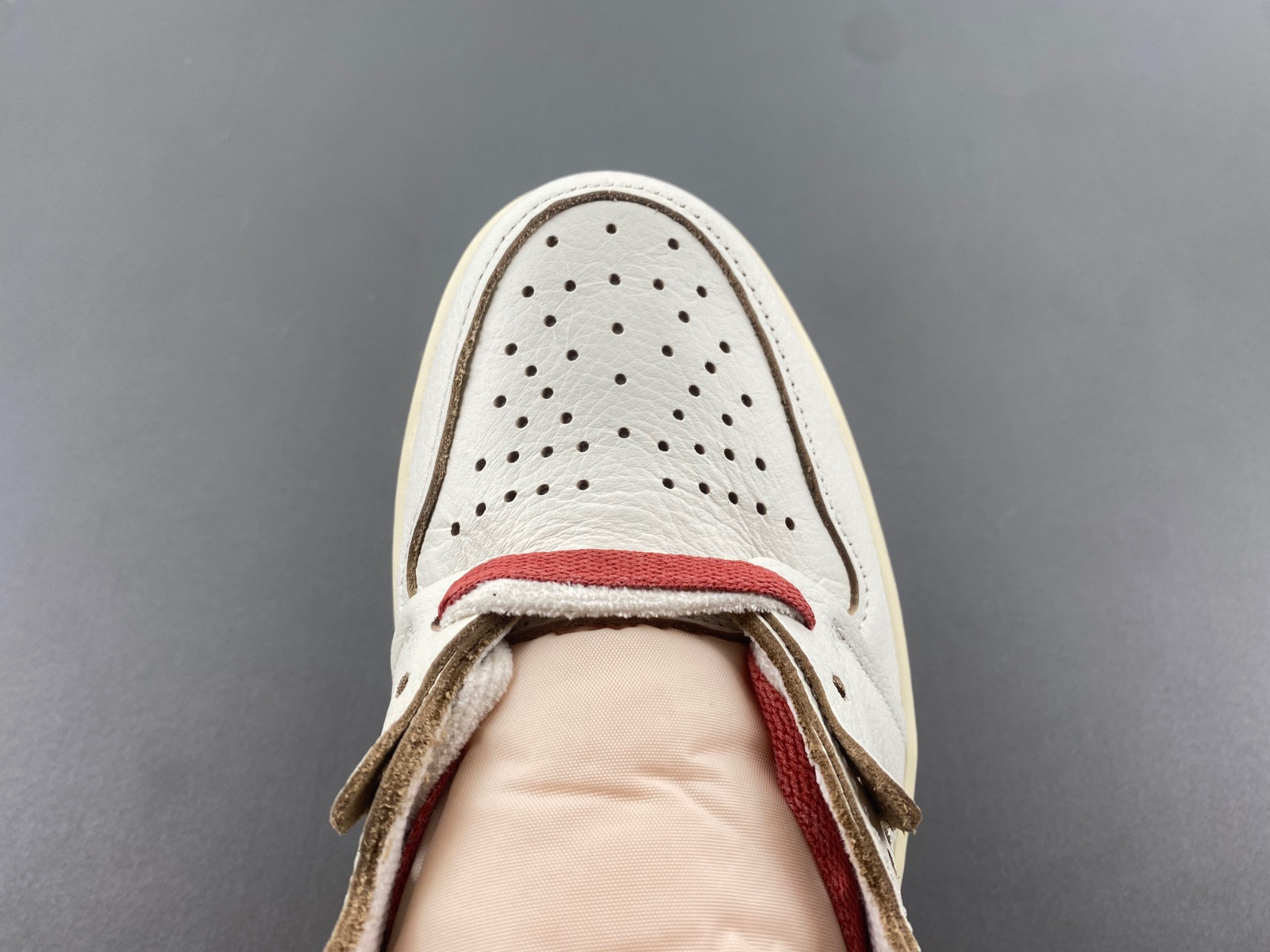 Air Jordan 1 High OG Rare Air “Cinnabar” (W) DB4612-100