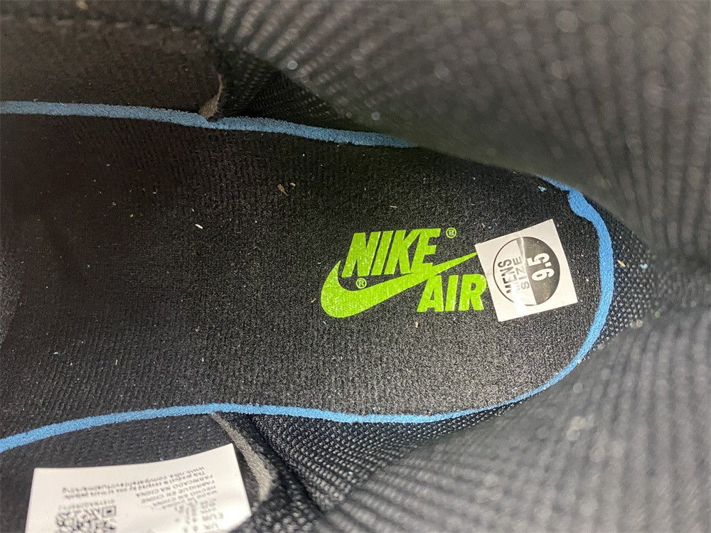 Air Jordan 1 High 555088-030-01