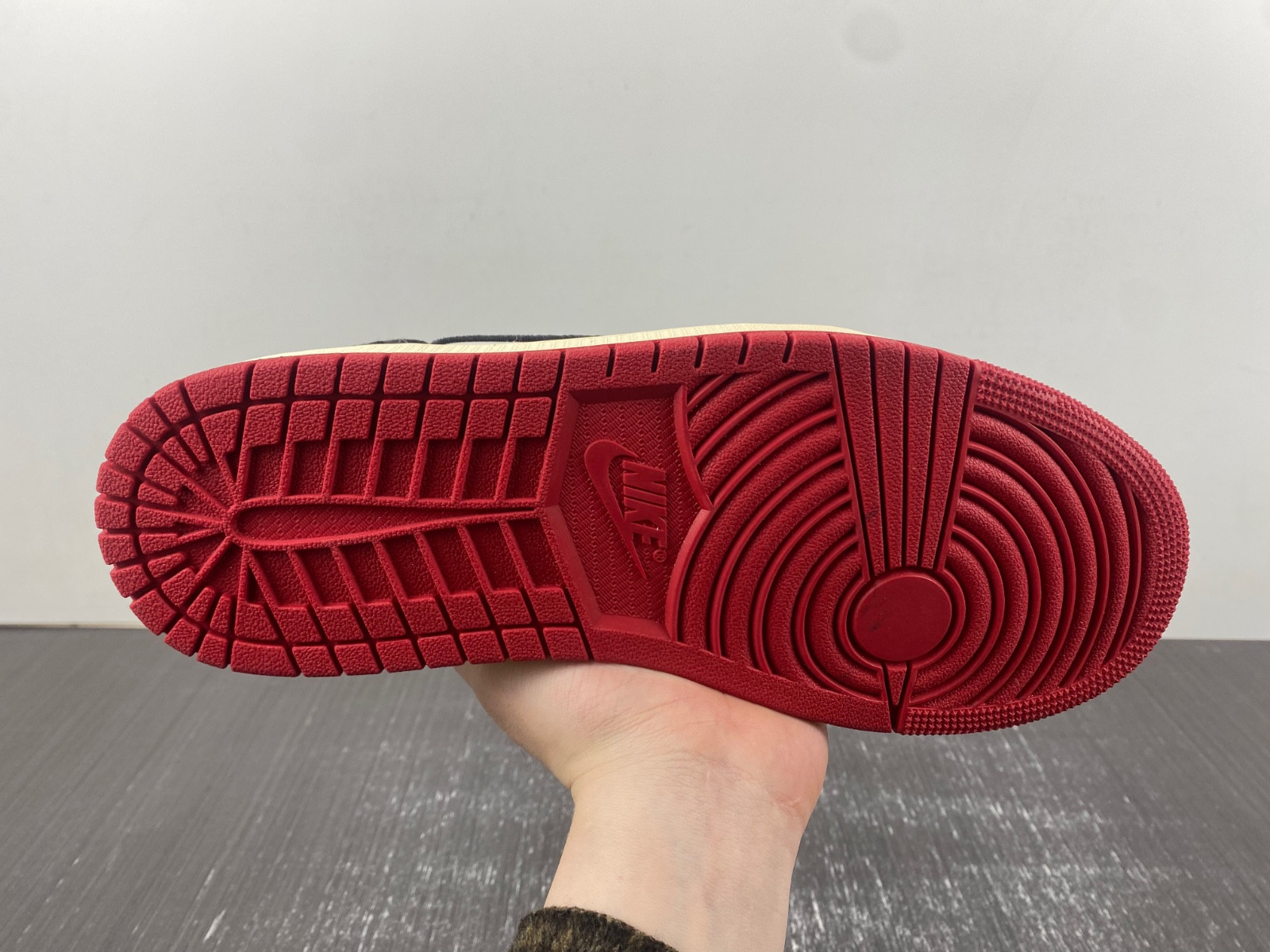 Trophy Room x Air Jordan 1 Low OG “Home” FN0432-100