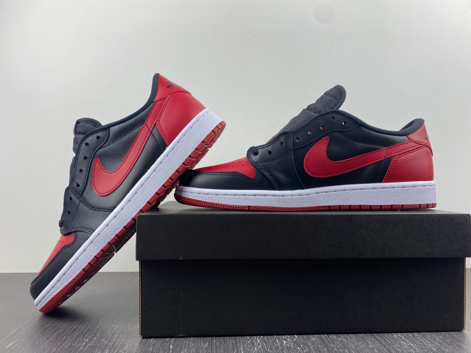 Air Jordan 1 Low OG “Bred” 705329-001