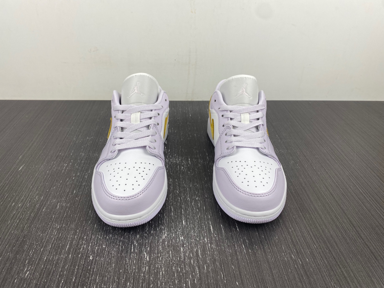 Air Jordan 1 Low WMNS “Barely Grape” DC0774-501