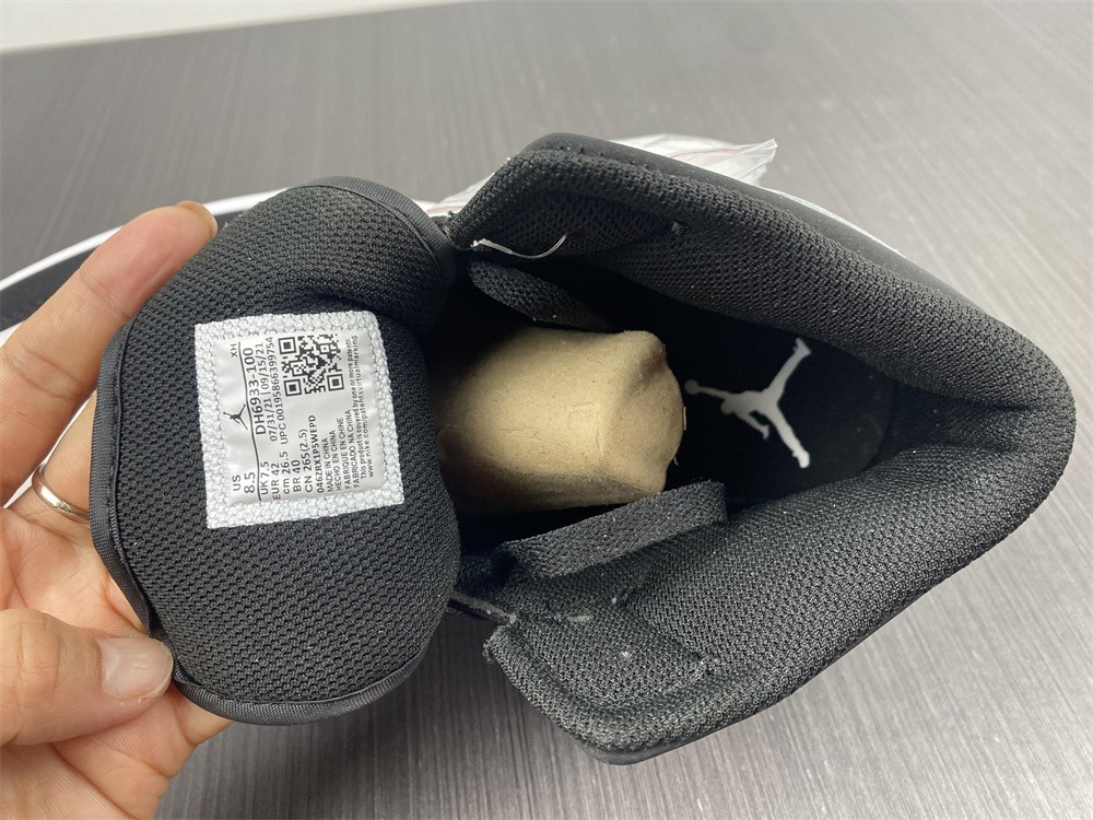 Air Jordan 1 Mid “Diamond Shorts