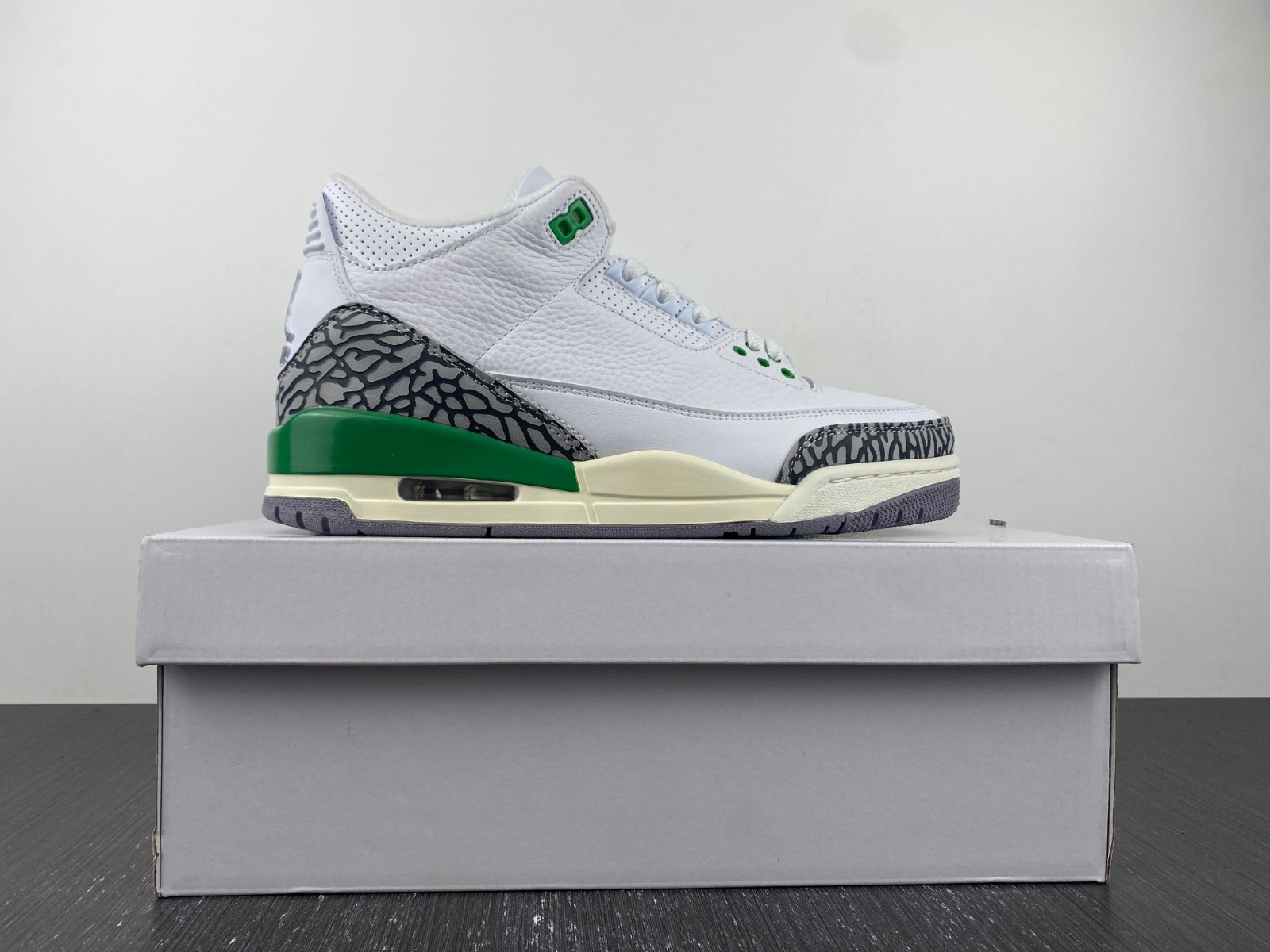 Jordan 3 Retro Lucky Green (W)  CK9646-136