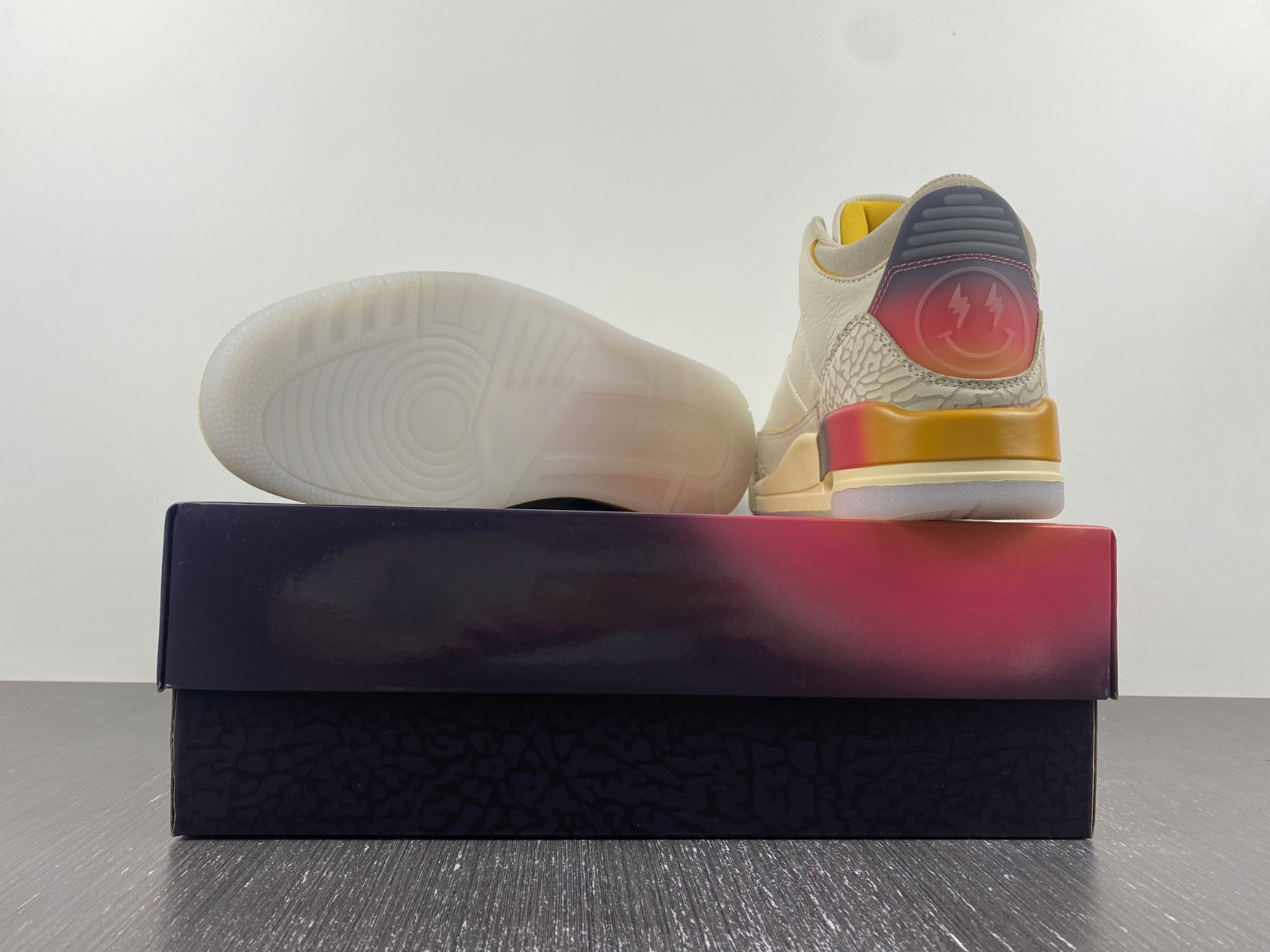 J Balvin x Air Jordan 3 “Medellín Sunset” FN0344-901