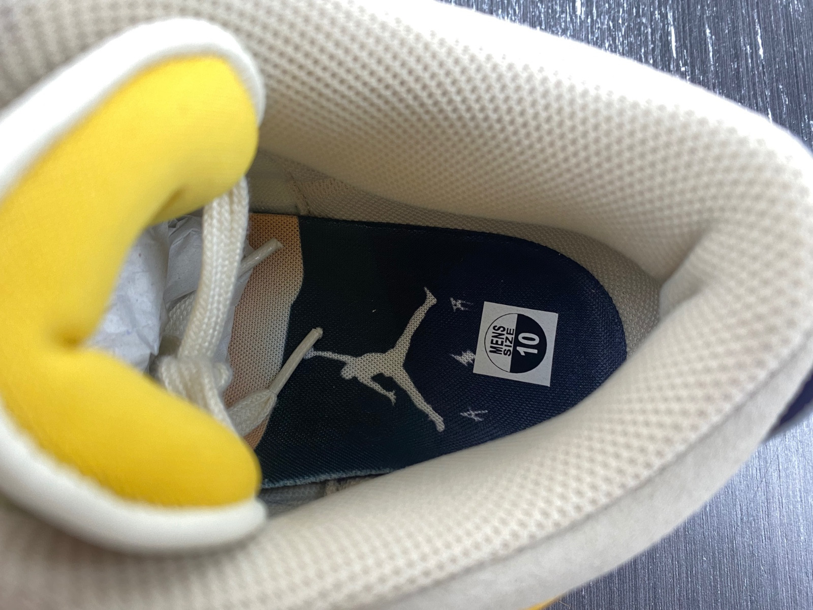 J Balvin x Air Jordan 3 “Medellín Sunset” FN0344-901