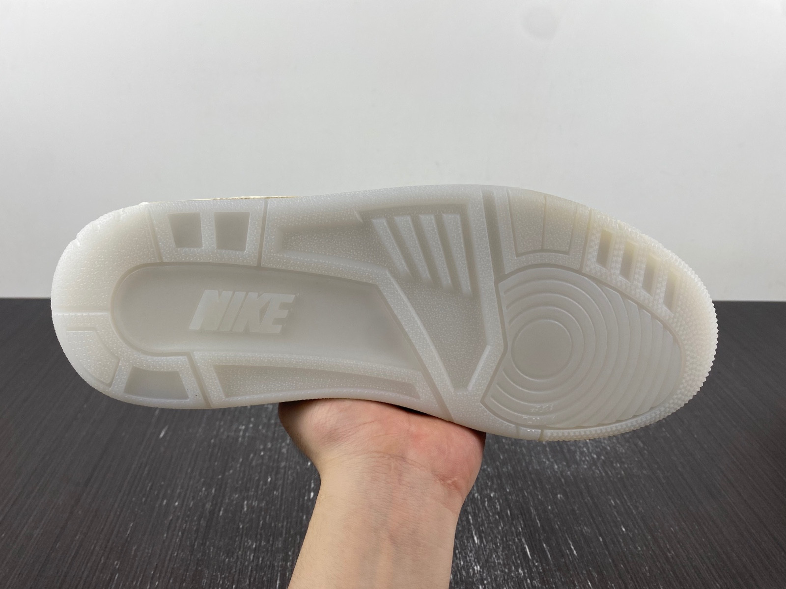 J Balvin x Air Jordan 3 “Medellín Sunset” FN0344-901