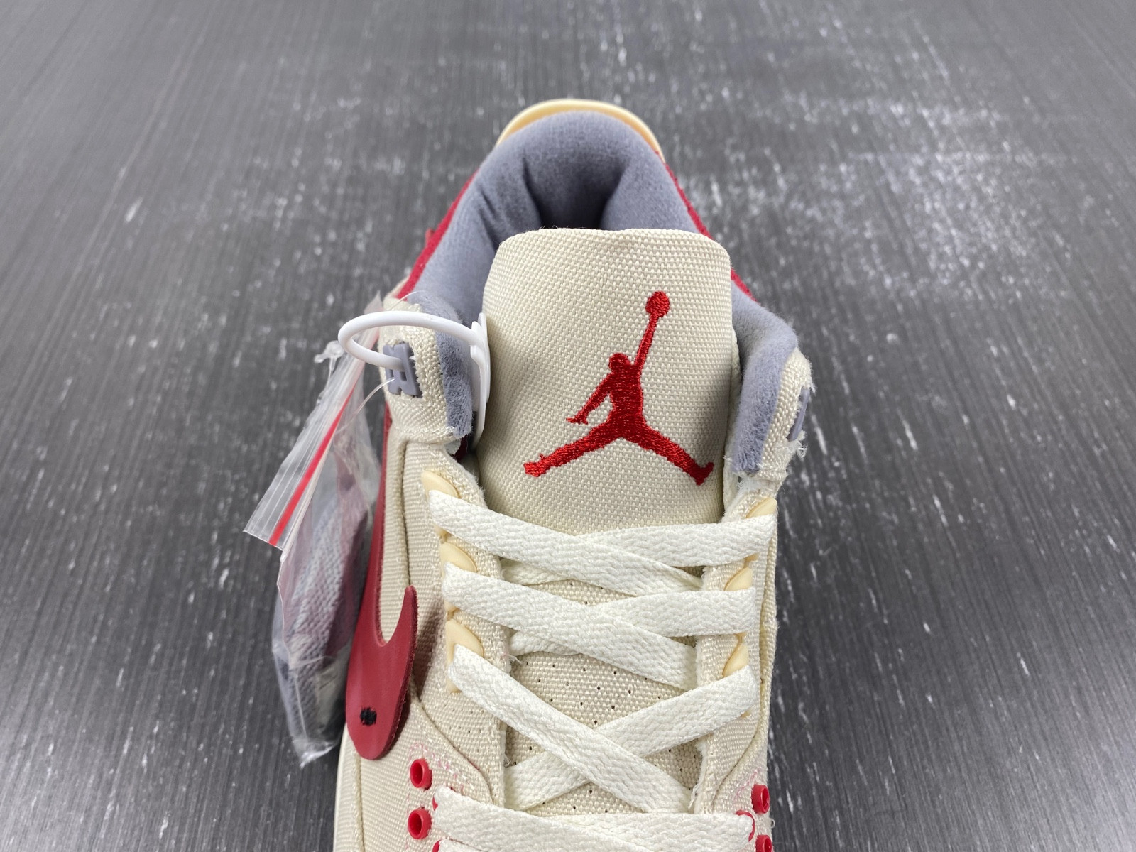 Travis Scott x Air Jordan 3 “Palomino” DH7139-123