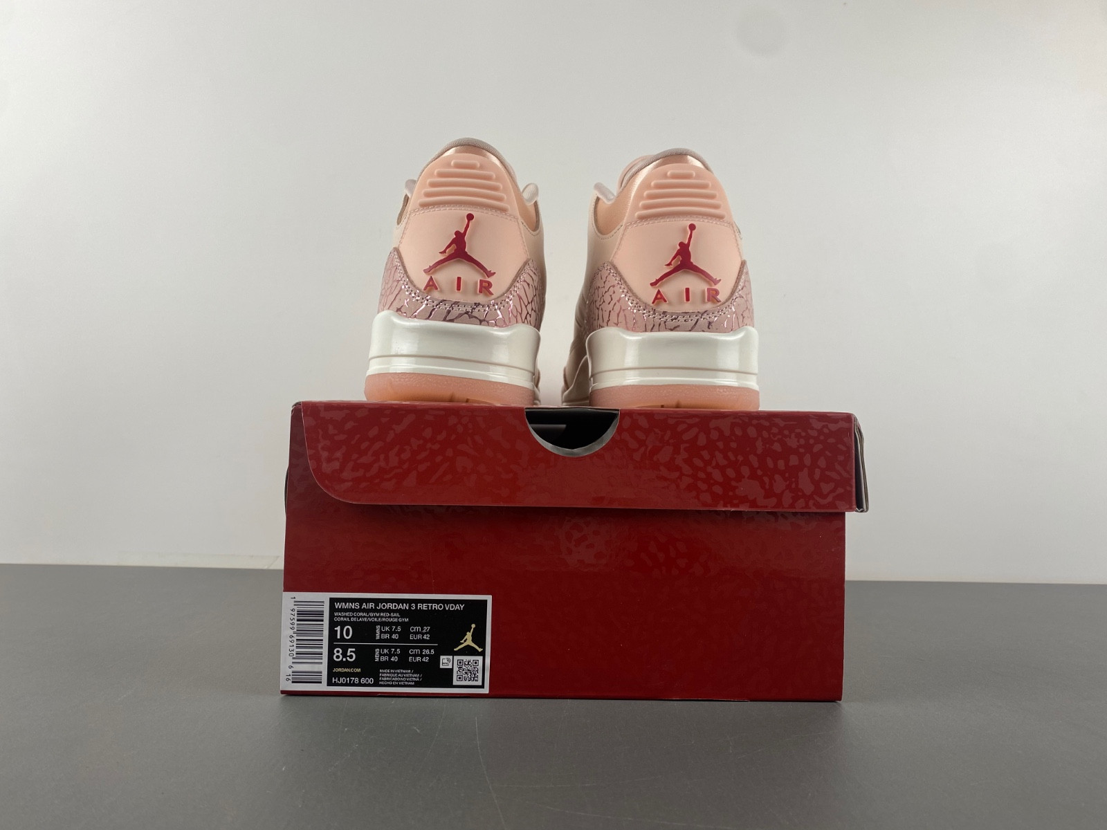 Air Jordan 3 “Valentine’s Day” (W) HJ0178-600