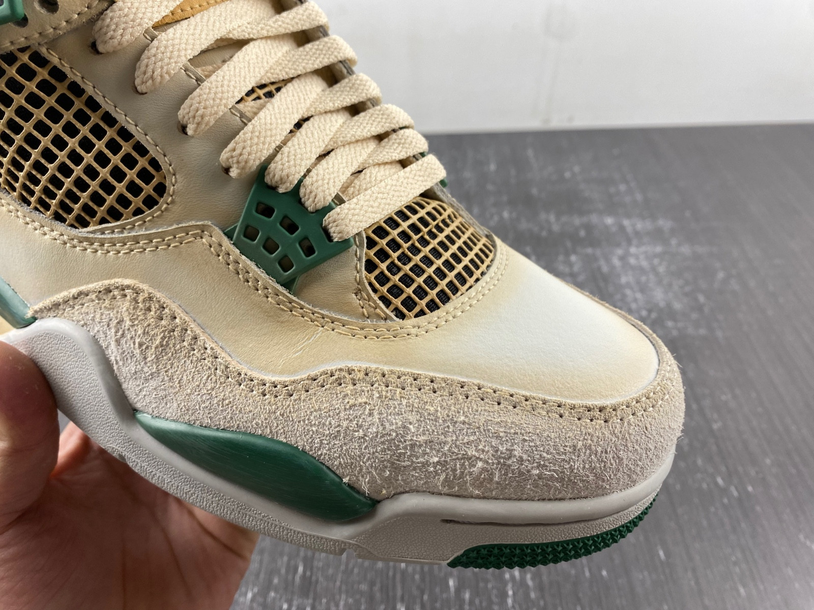 Air Jordan 4 DC7770-106