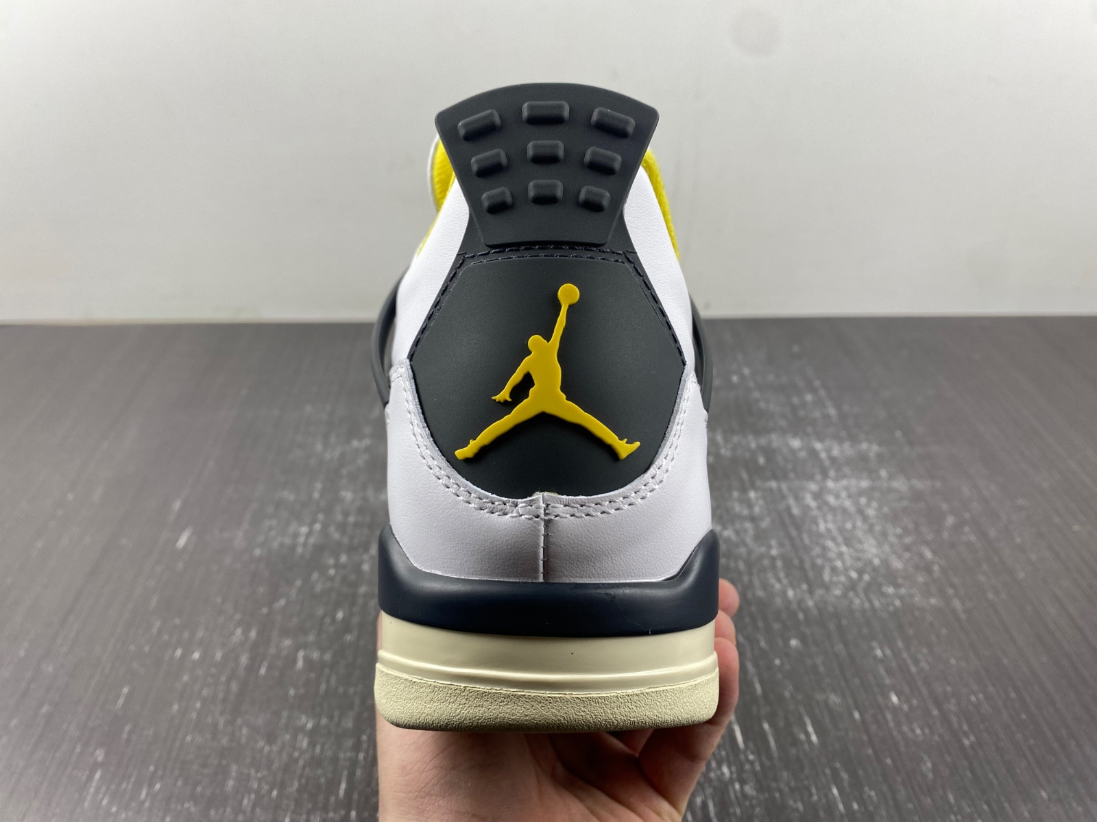 Air Jordan 4 WNNS “Vivid Sulfur” AQ9129-101