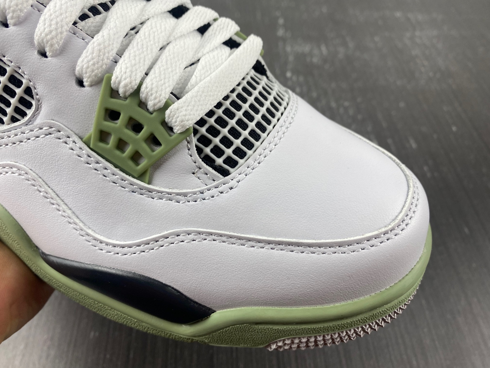 Air Jordan 4 WMNS “sea foam” AQ9129-103