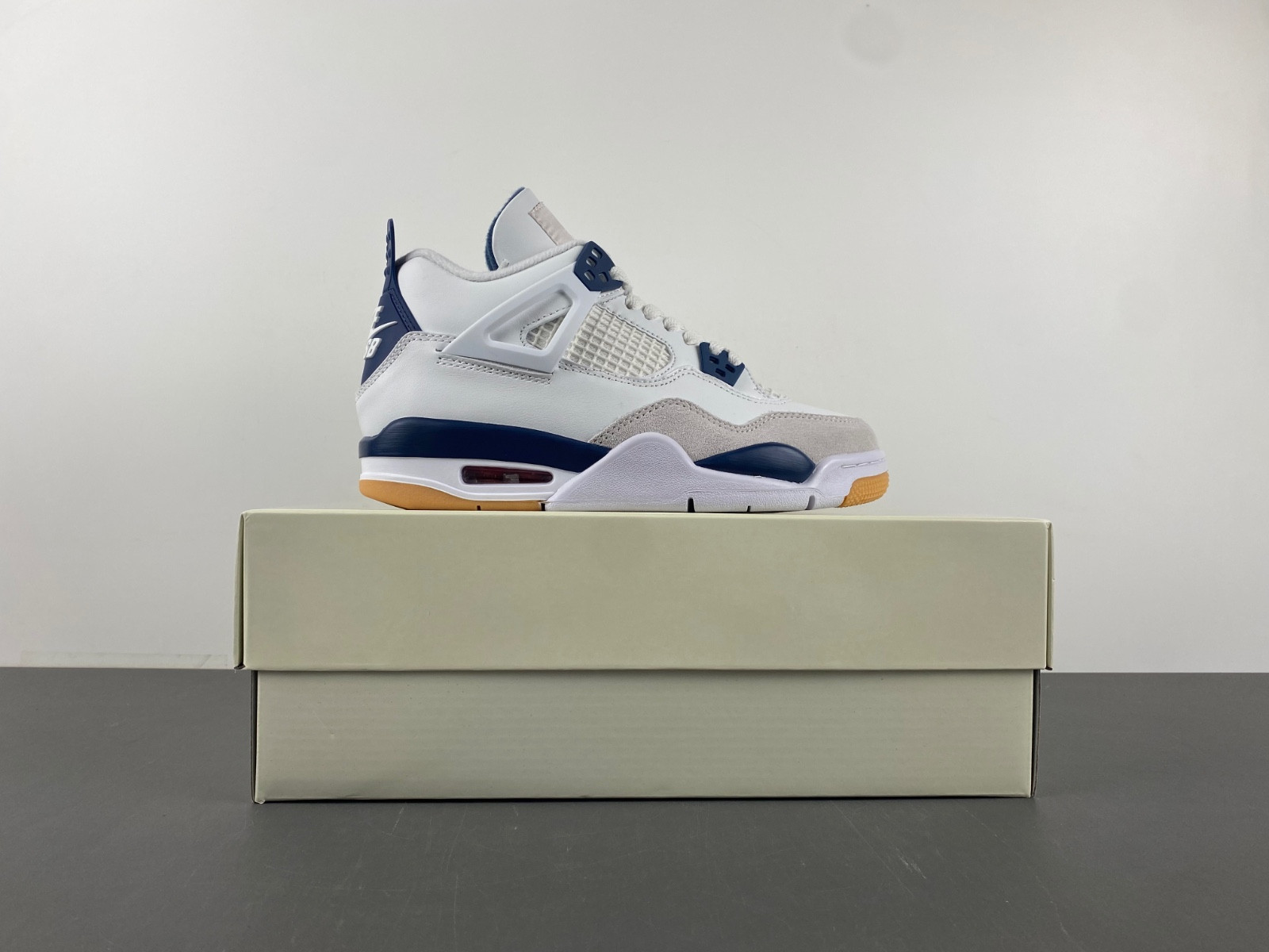 Nike SB x Air Jordan 4 “Navy DR5415-100