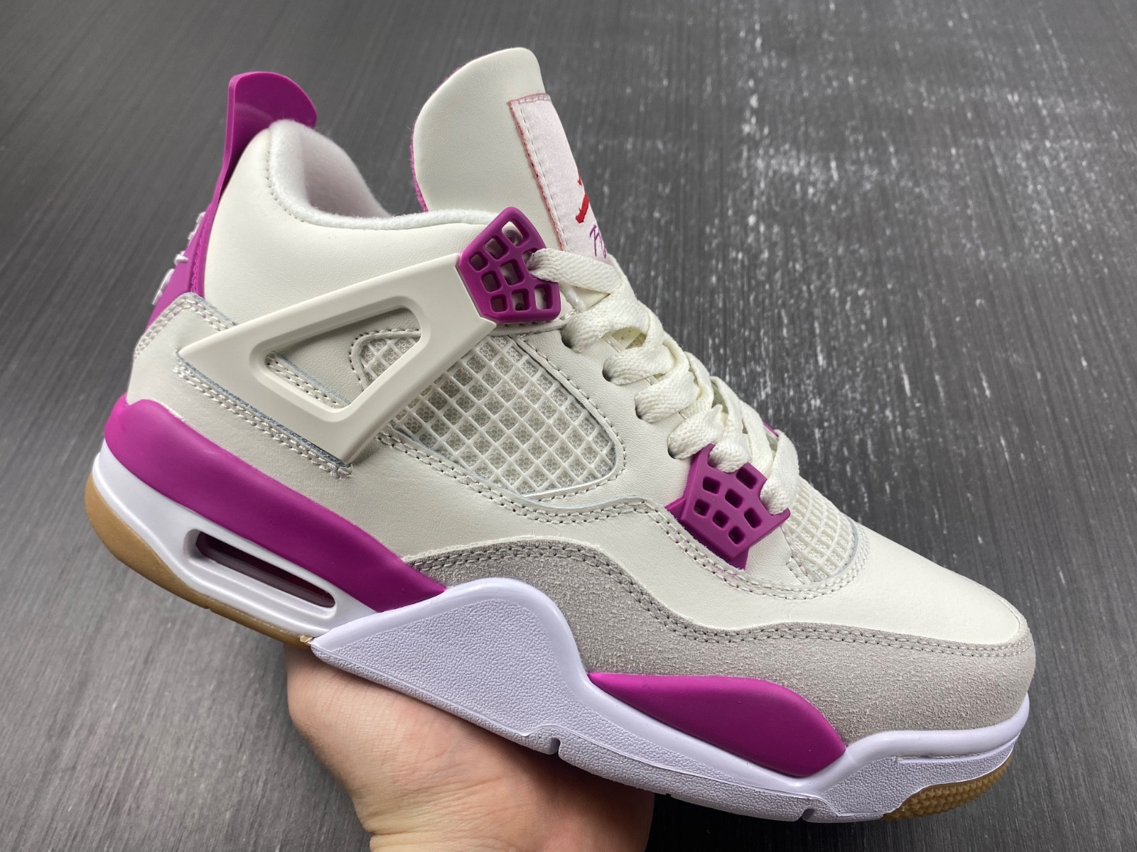 Air Jordan 4 DR5415-106
