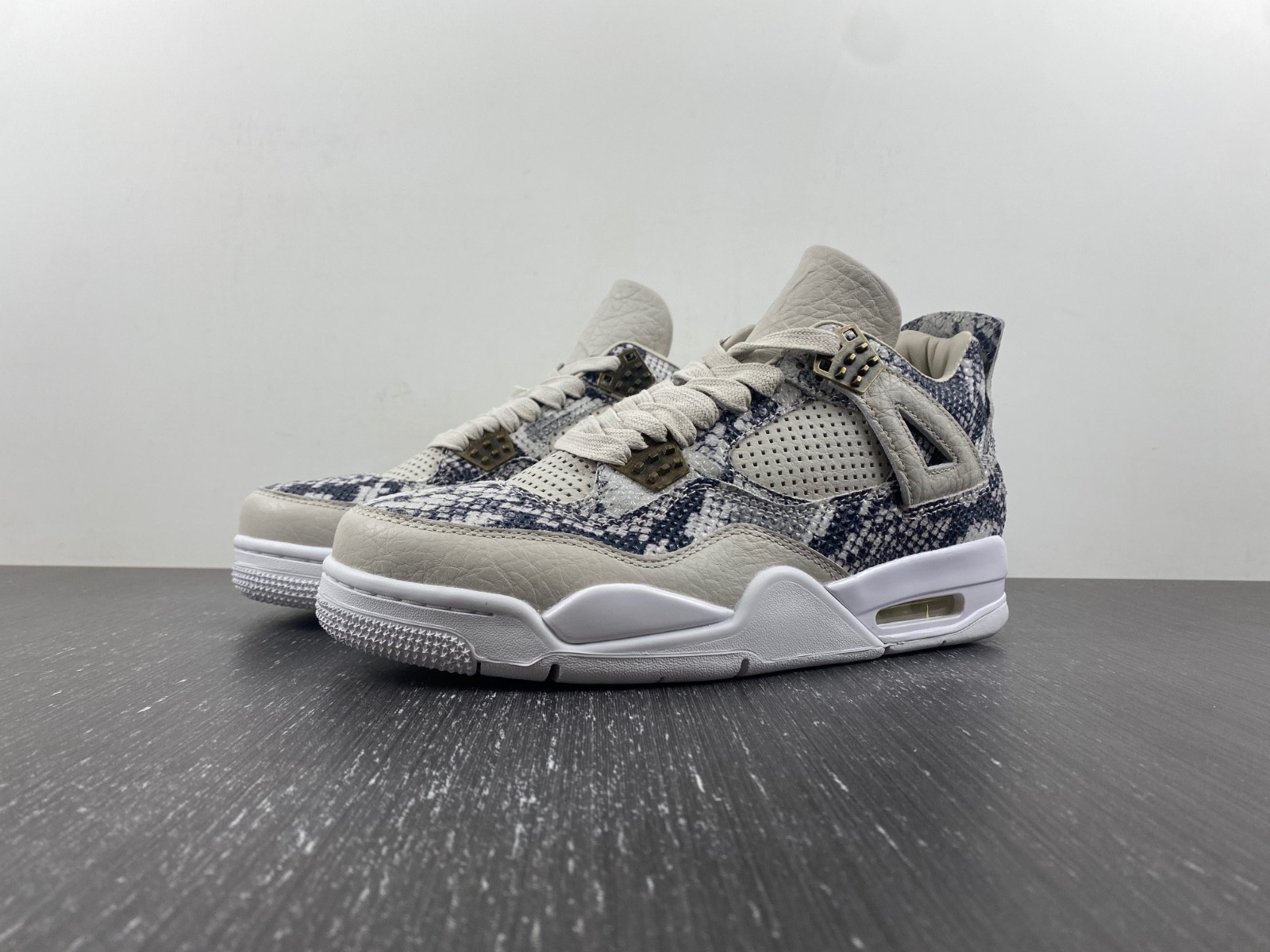 AIR JORDAN 4 RETRO PREMIUM "PINNACLE "SNAKESKIN" 819139-030