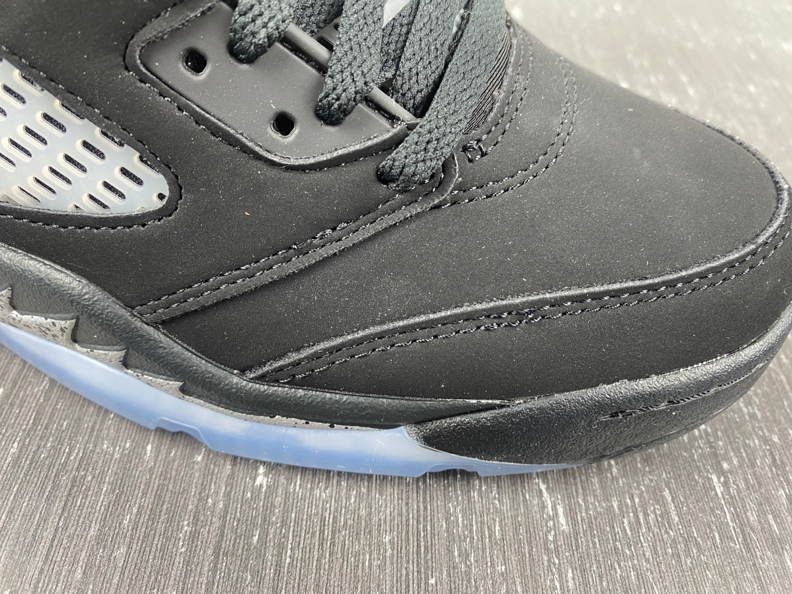 Jordan 5 Retro Black Metallic 845035-003