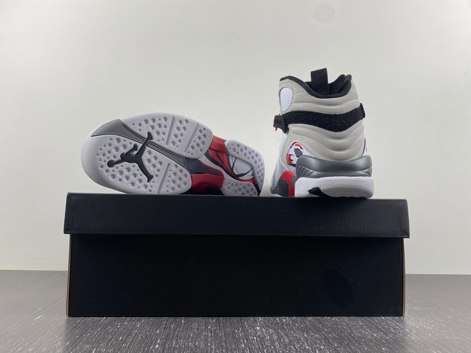 Air Jordan 8 Retro “Bugs Bunny” 305381-103