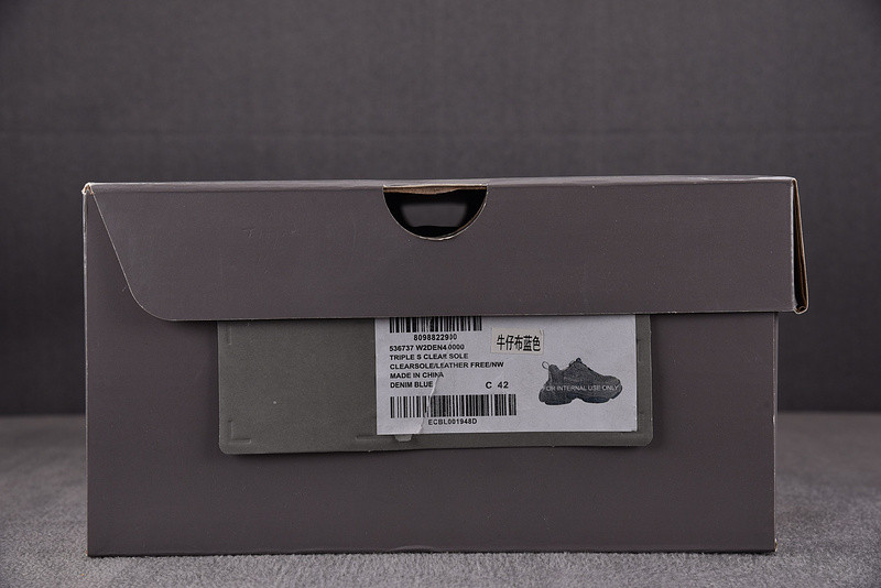 Ba*len*cia*ga triple s