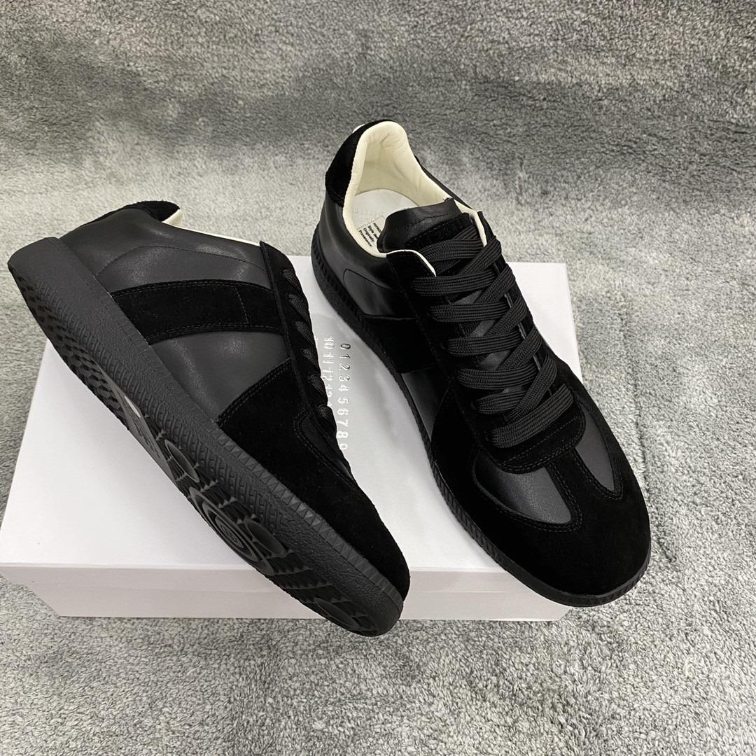 ma*s*n Ma*i*la sneakers